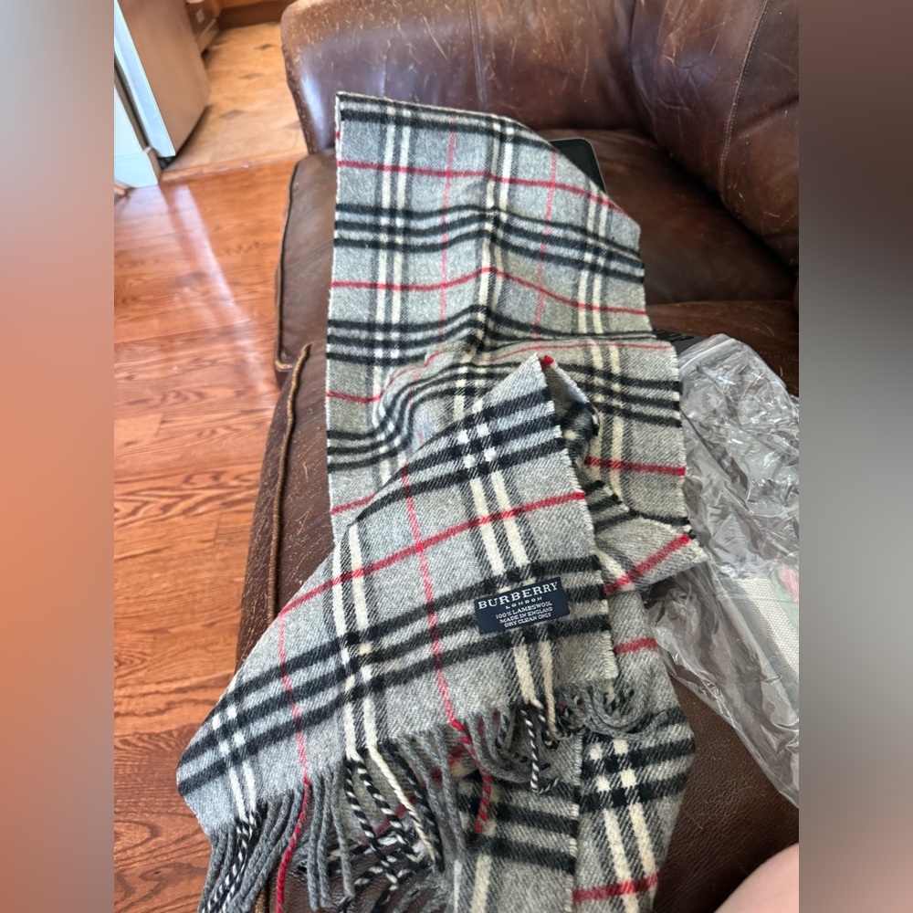 Burberry Wool Scarf in Gray and Red Plaid